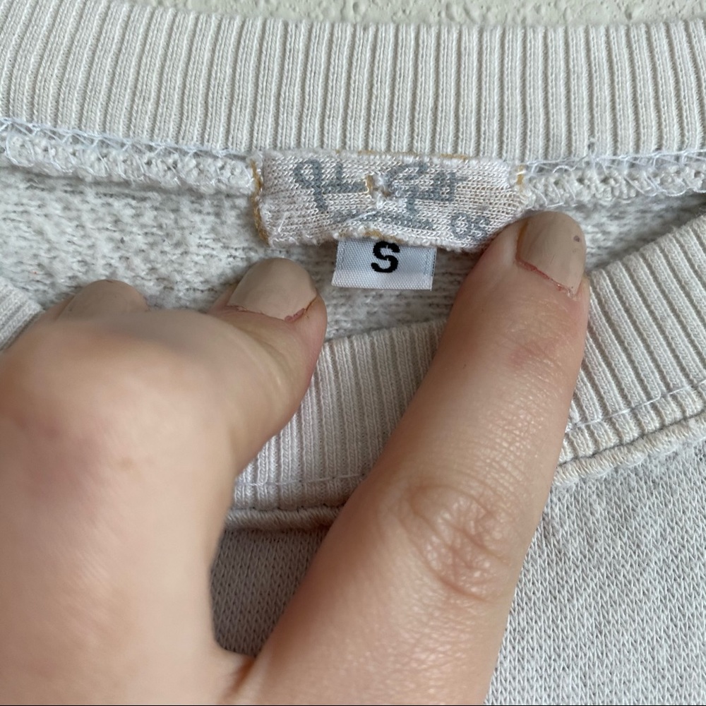 One Sized Pullover - Picture 3 of 3